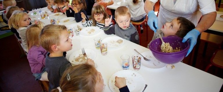 Fransa’da mahkemeden okullarda helal yemek kararı