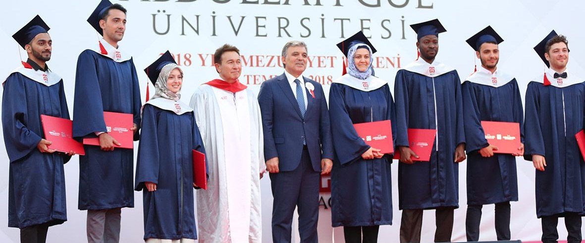Abdullah Gül, AGÜ mezuniyet törenine katıldı
