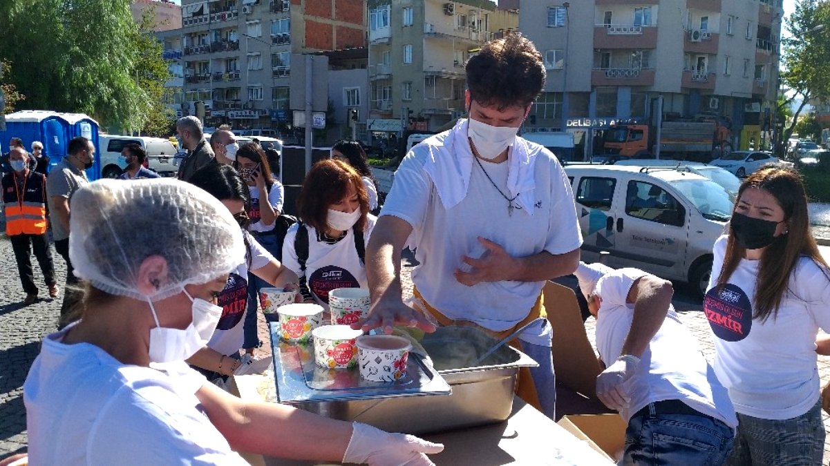 Son dakika haber | Radikal Eğitim depremzedelere yemek dağıttı