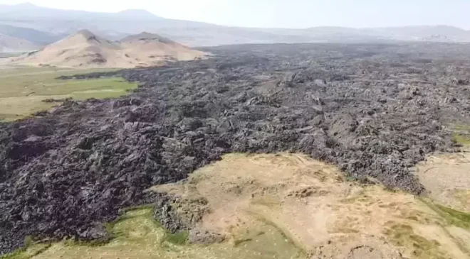 1855 yılında Tendürek Dağı’ndan akan lavların yuttuğu köyleri araştırıyorlar
