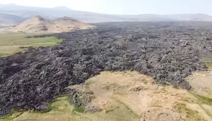 1855 yılında Tendürek Dağı’ndan akan lavların yuttuğu köyleri araştırıyorlar